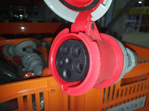 63amp 3phase power - Feed Only(Ceeform)
